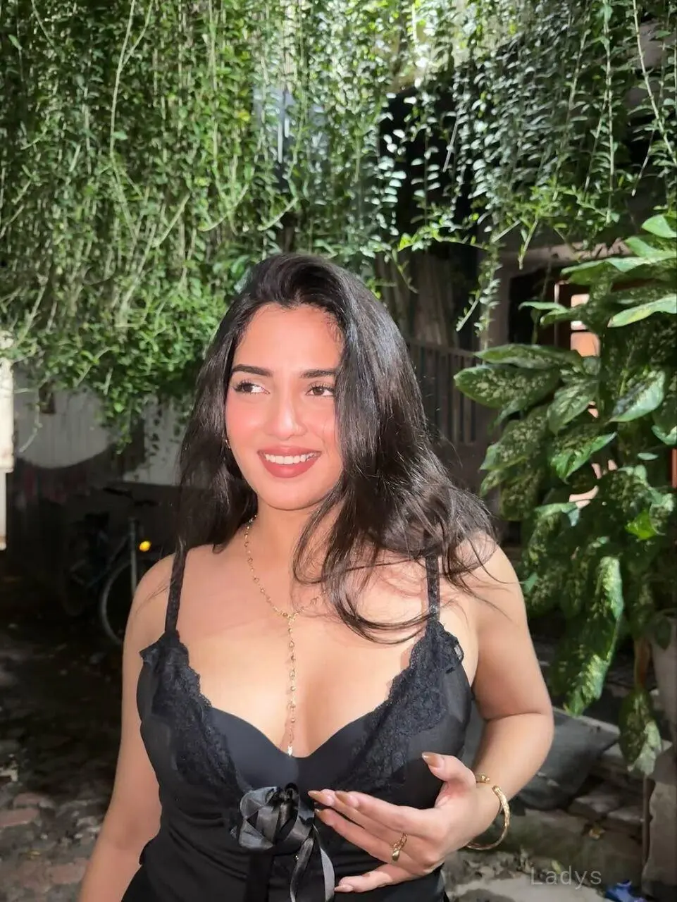 Sanjana, 22 years brunette escorts in Hyderabad, height 154 sm, Weight kg