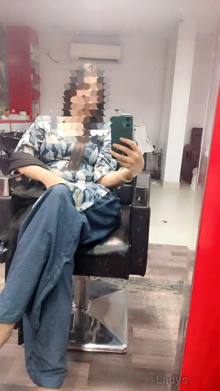 Soni, 30 years brunette escorts in Hyderabad, height 154 sm, Weight  kg