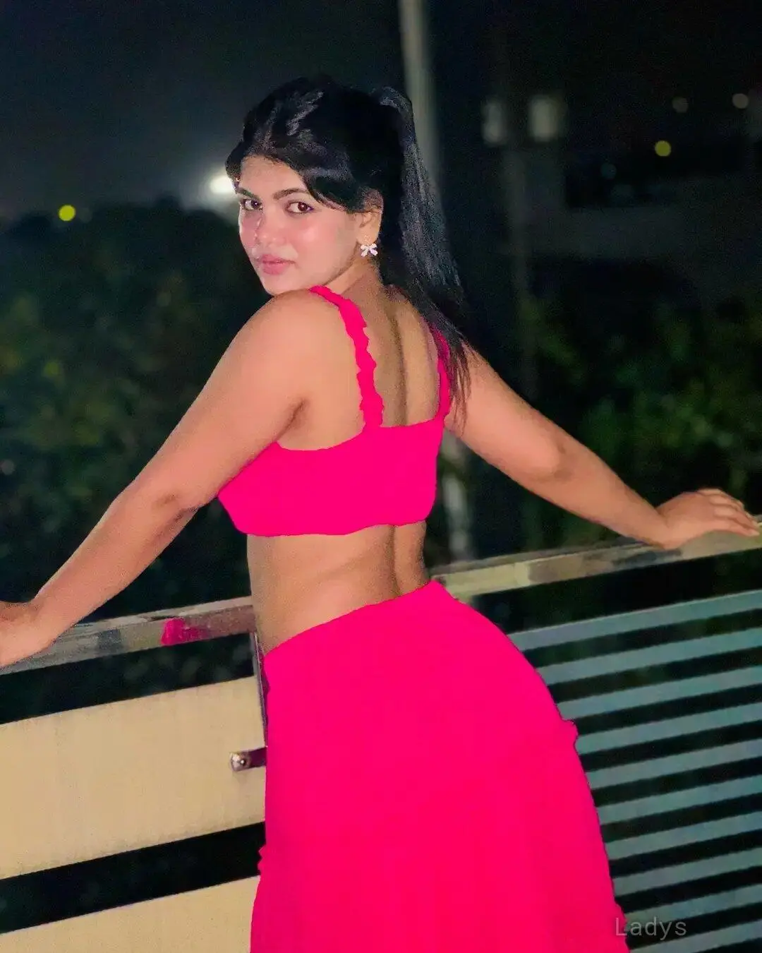 Suruli, 20 years brunette escorts in Hyderabad, height 166 sm, Weight  kg