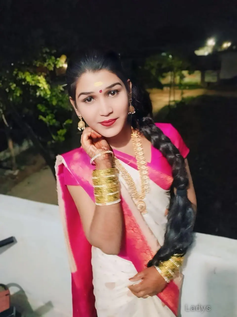 Veena, 21 years brunette escorts in Hyderabad, height 165 sm, Weight kg