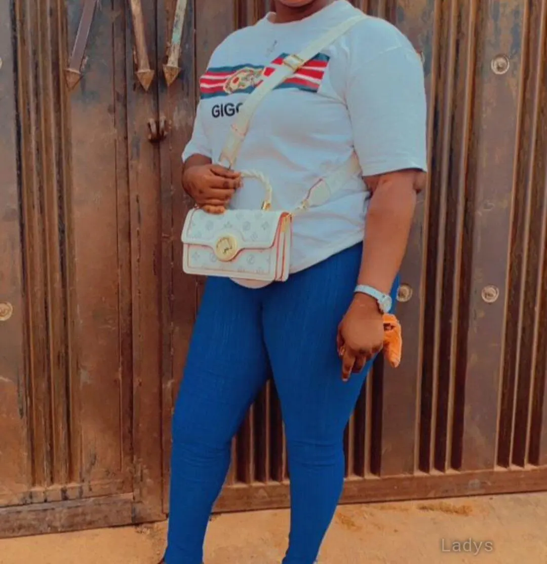 Olla, 27 years brunette escorts in Ibadan, height 155 sm, Weight  kg