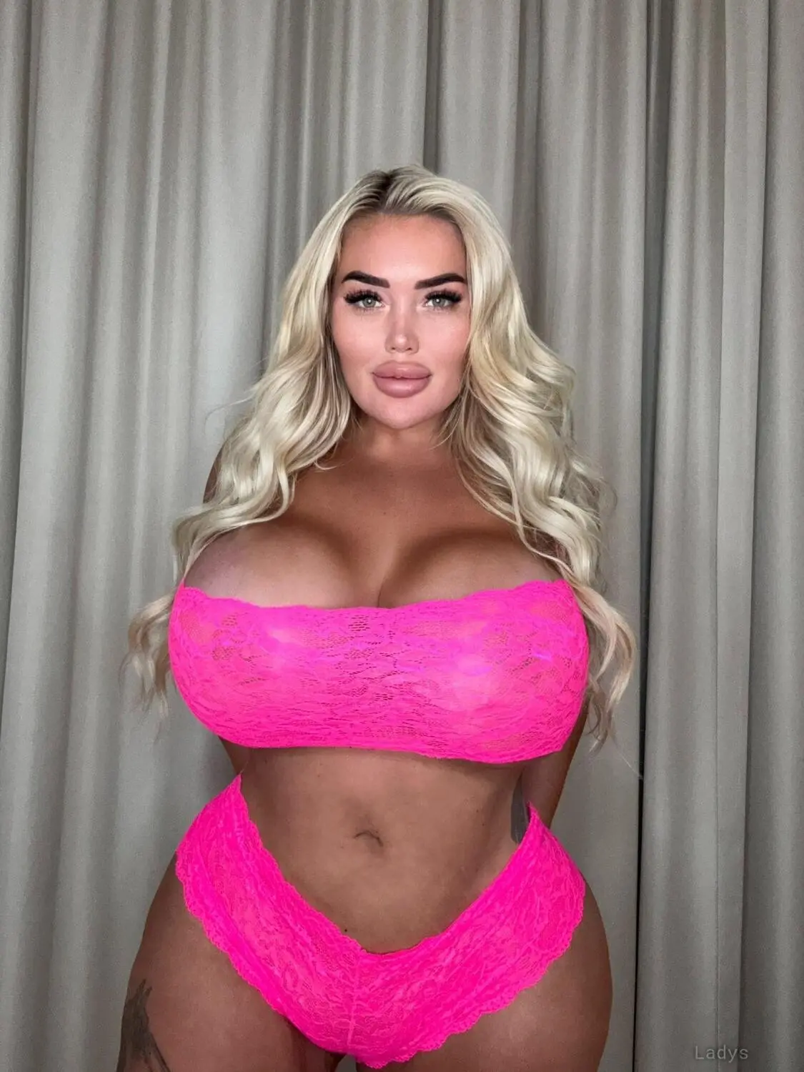 Amber Doll, 26 years brunette escorts in Indianapolis, height 167 sm, Weight 59 kg