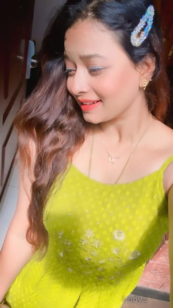 Lisa,  years brunette escorts in Indore, height  sm, Weight  kg