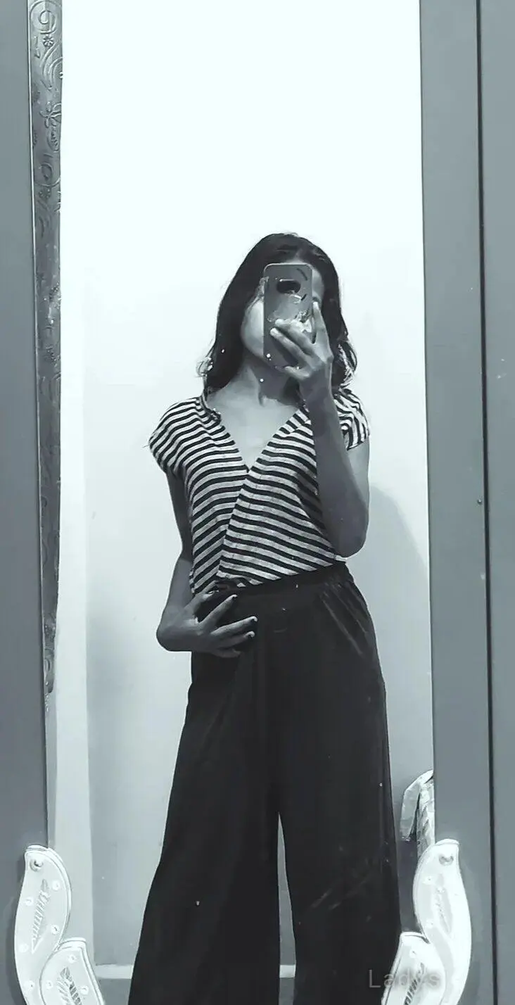 Riya, 24 years brunette escorts in Indore, height 165 sm, Weight  kg