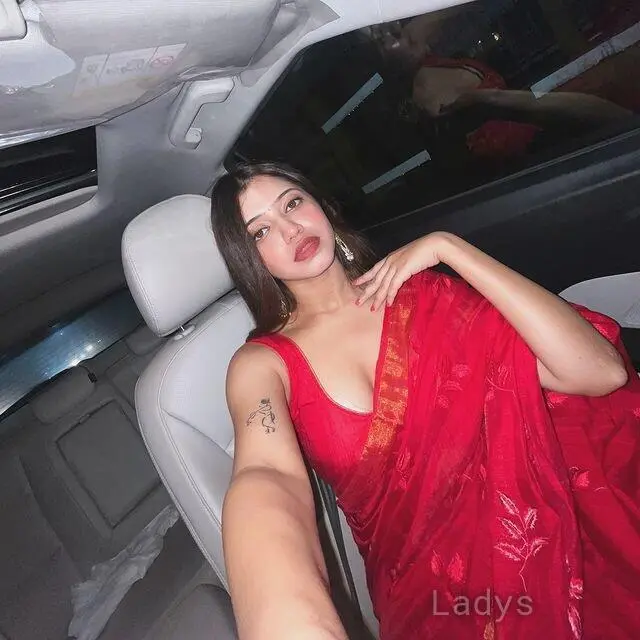 Tyra, 22 years brunette escorts in Indore, height 165 sm, Weight kg