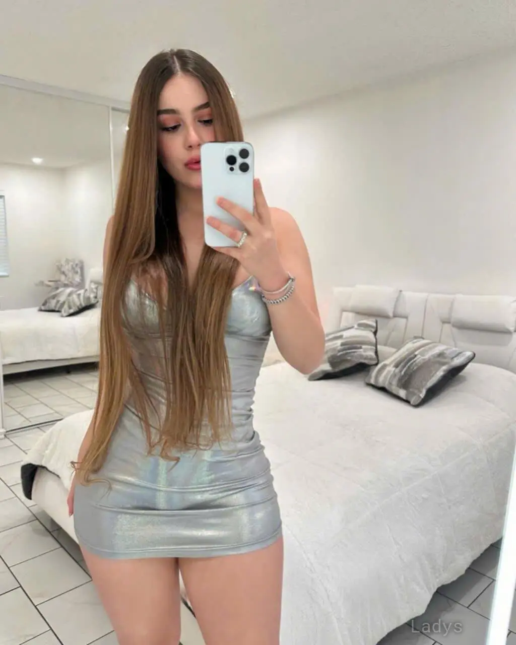 Henry, 23 years brunette escorts in Istanbul, height 170 sm, Weight  kg