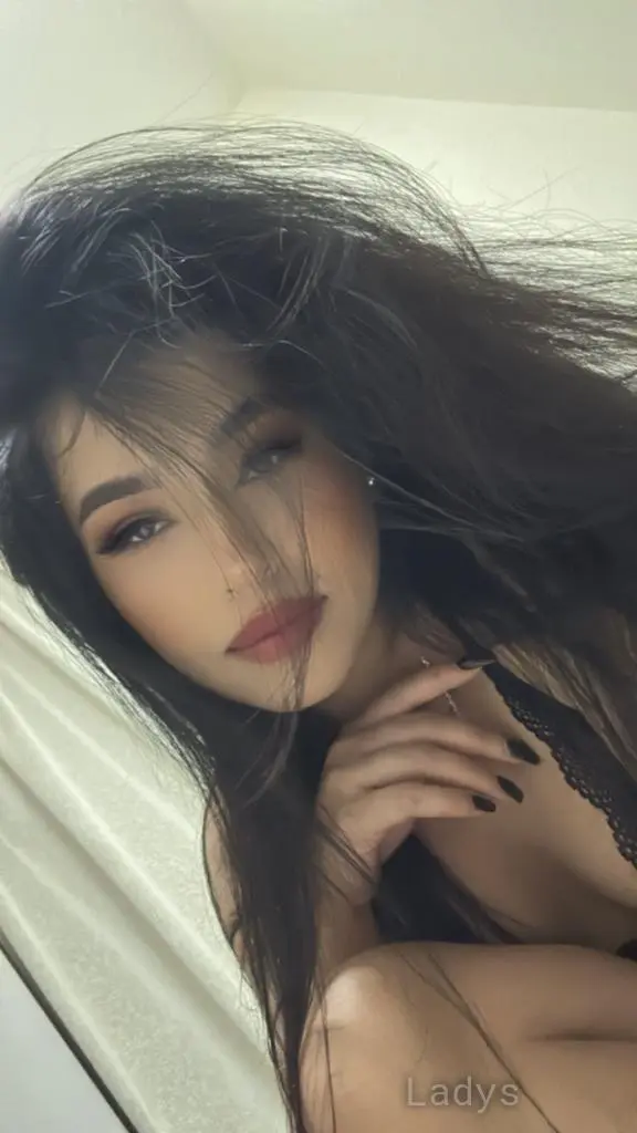 Mika, 20 years brunette escorts in Istanbul, height 168 sm, Weight  kg