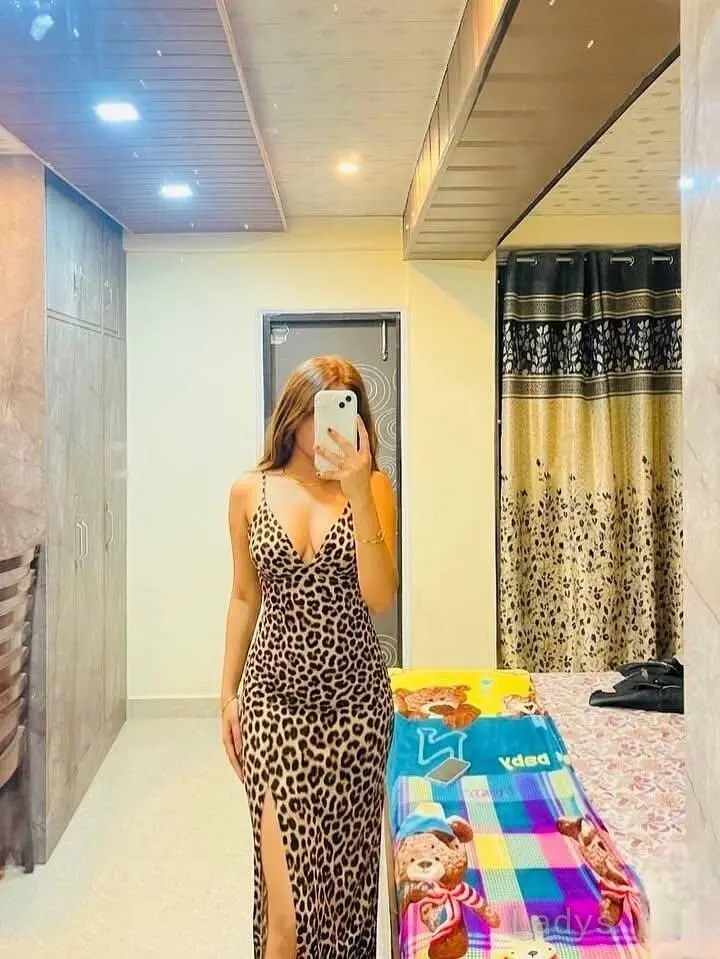 Anushka, 21 years brunette escorts in Jaipur, height 154 sm, Weight kg