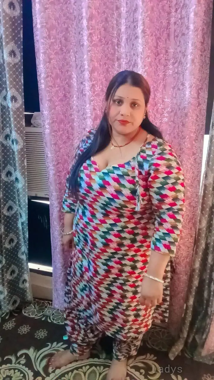 Deepika, 25 years brunette escorts in Jaipur, height 160 sm, Weight  kg