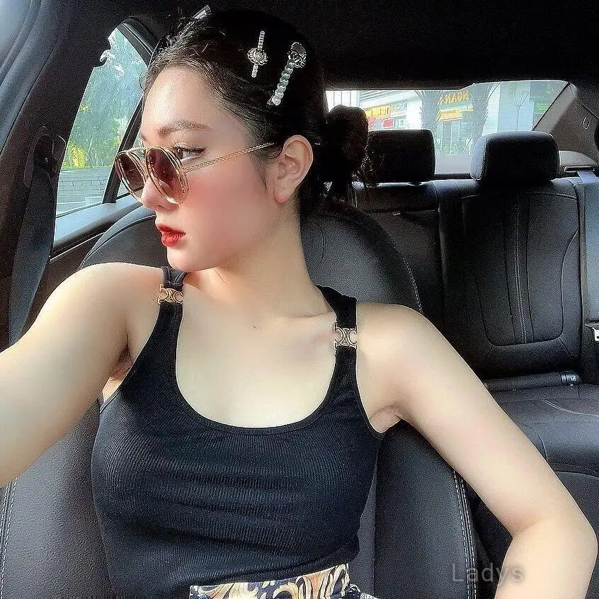 Anna, years brunette escorts in Jakarta, height sm, Weight kg