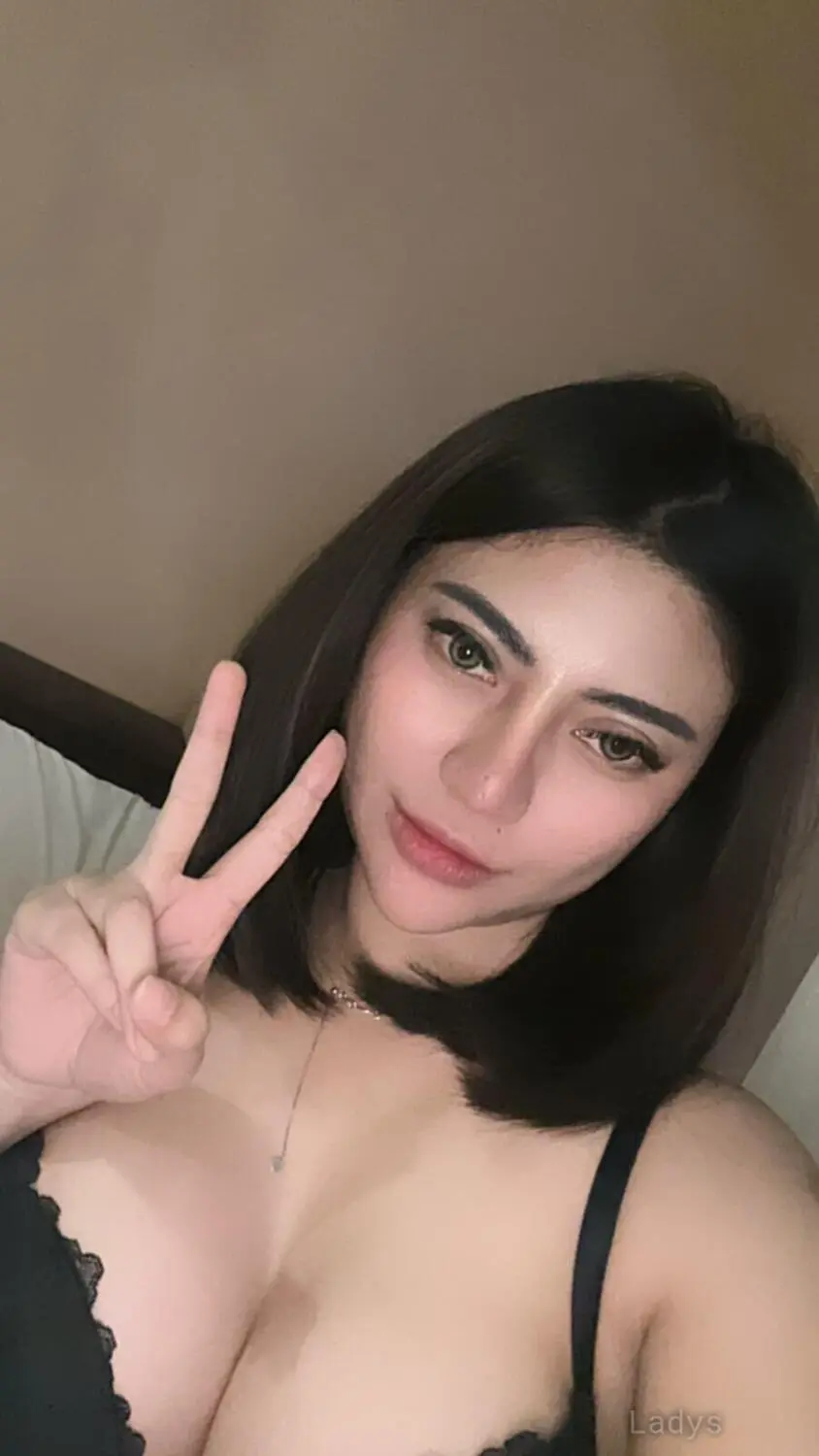 Carmell, 24 years brunette escorts in Jakarta, height 168 sm, Weight kg