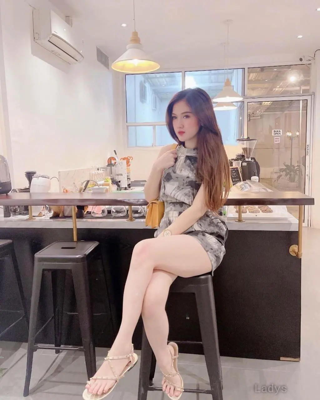 Darra, 22 years brunette escorts in Jakarta, height 167 sm, Weight kg