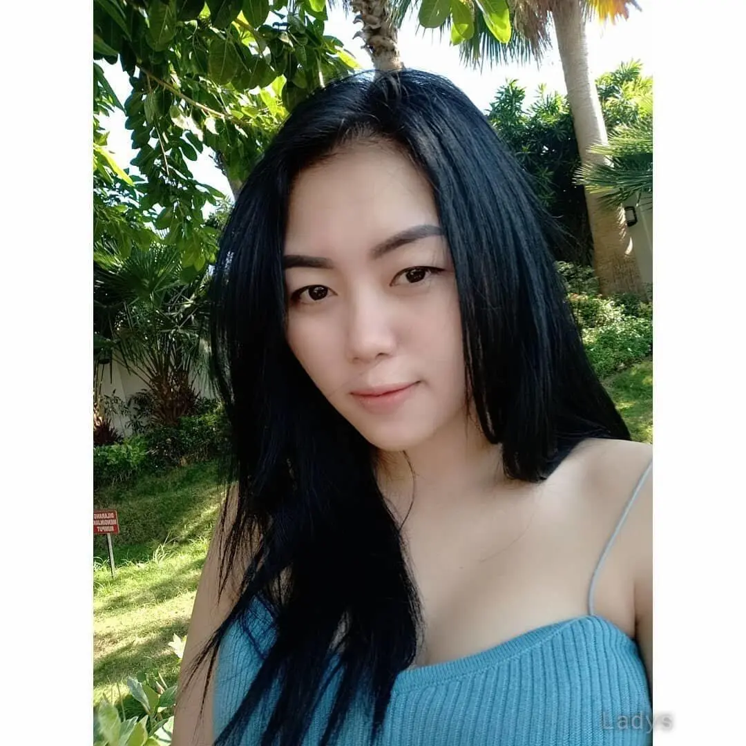 Fany, 23 years brunette escorts in Jakarta, height 165 sm, Weight kg