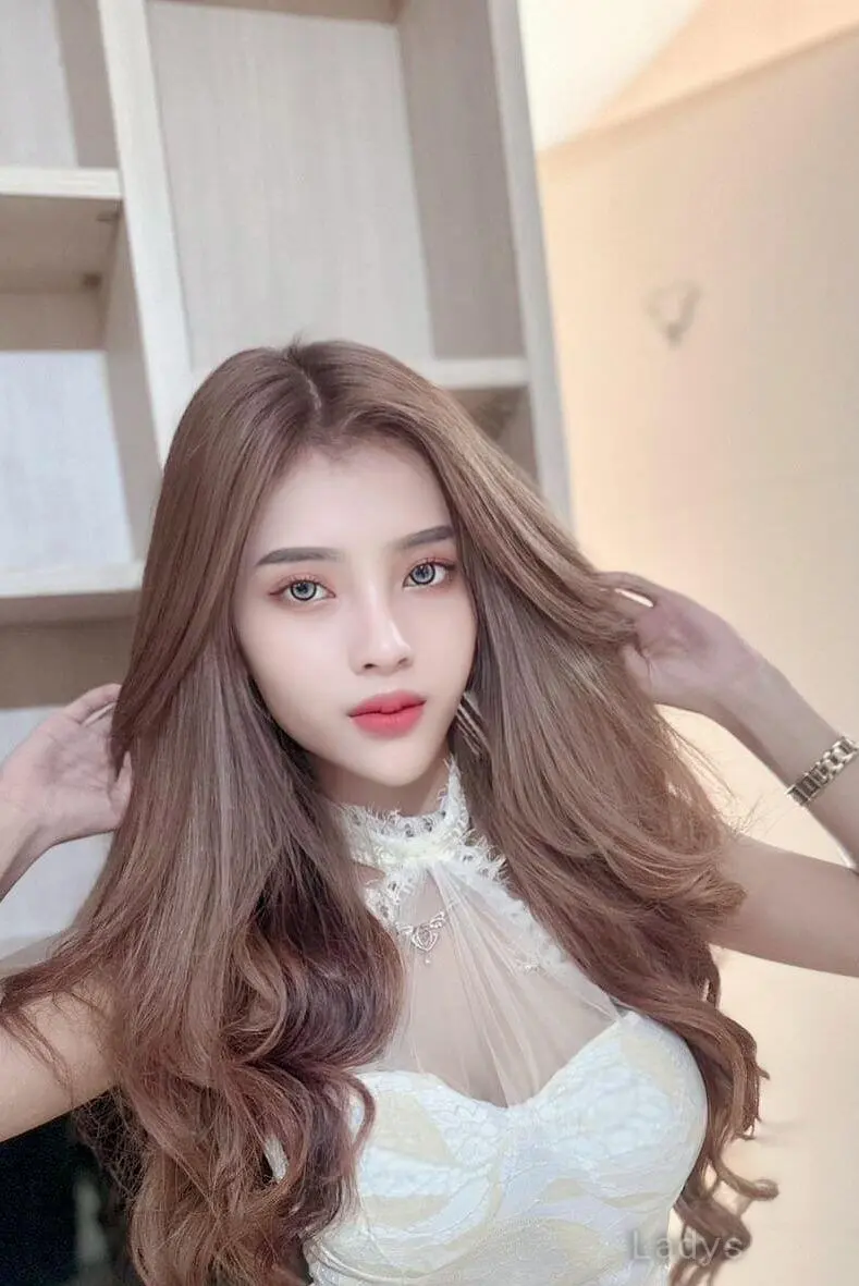 Meyleen, 22 years brunette escorts in Jakarta, height 167 sm, Weight  kg