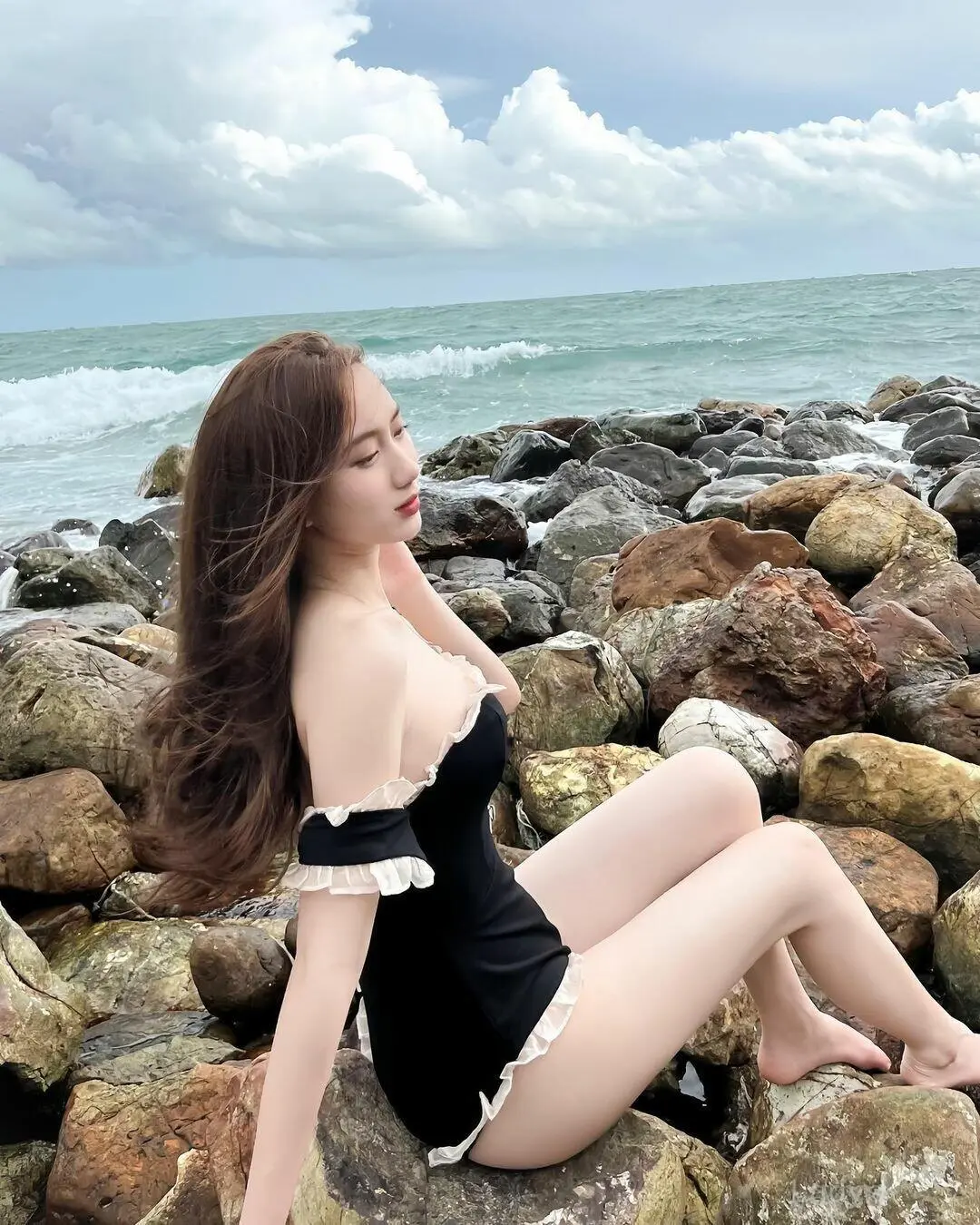 Nindy, 23 years brunette escorts in Jakarta, height 164 sm, Weight kg