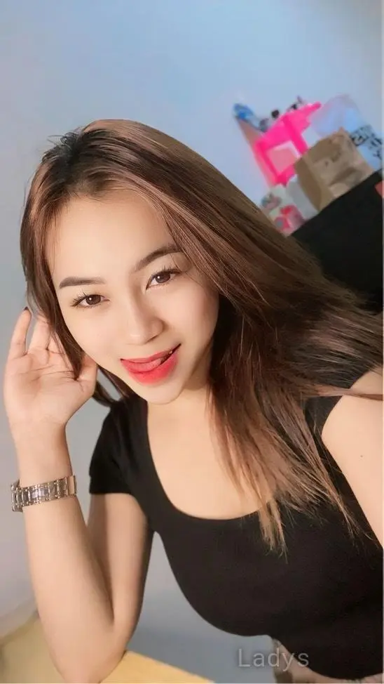 Nining, 22 years brunette escorts in Jakarta, height 165 sm, Weight kg
