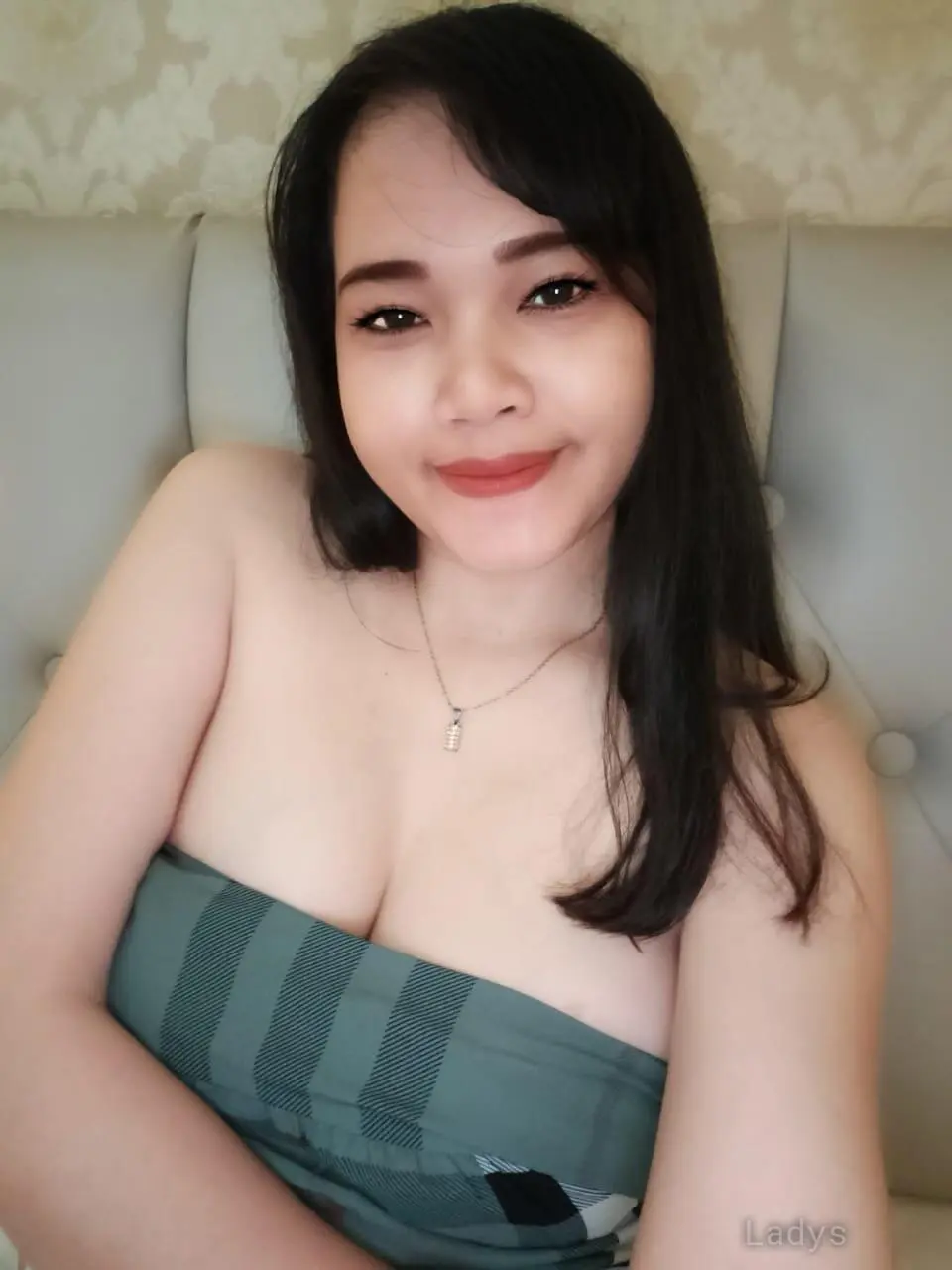 Queenza, 28 years brunette escorts in Jakarta, height 168 sm, Weight  kg