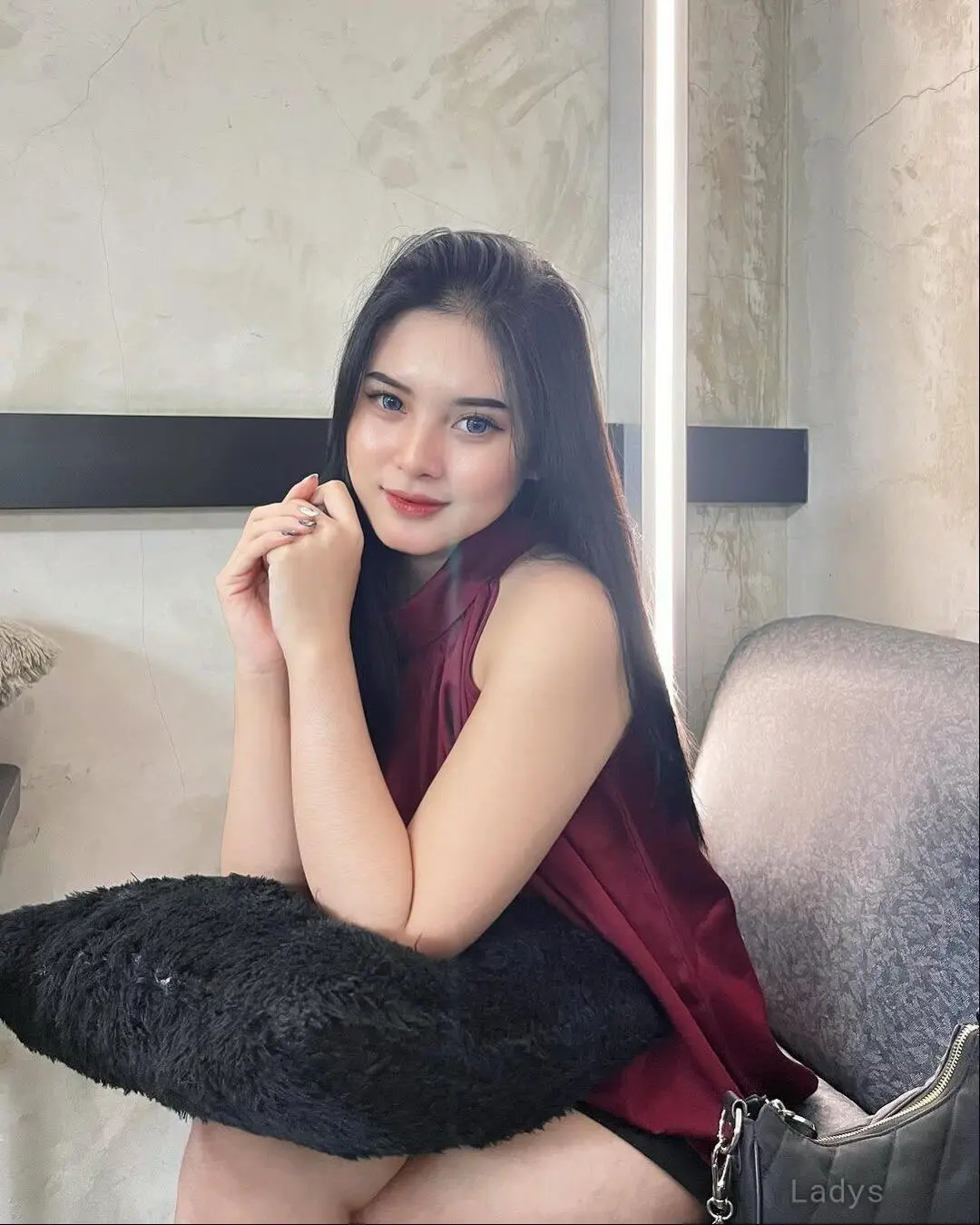 Selly, 23 years brunette escorts in Jakarta, height 165 sm, Weight  kg