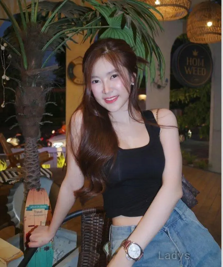 Sevi, 24 years brunette escorts in Jakarta, height 161 sm, Weight kg