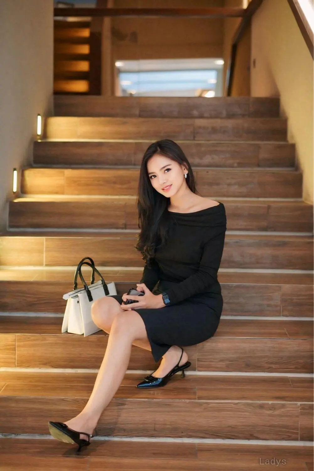 Shafira, 22 years brunette escorts in Jakarta, height 170 sm, Weight  kg