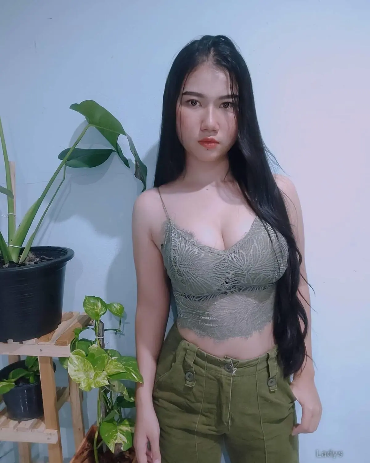 Shintia, 23 years brunette escorts in Jakarta, height 167 sm, Weight kg