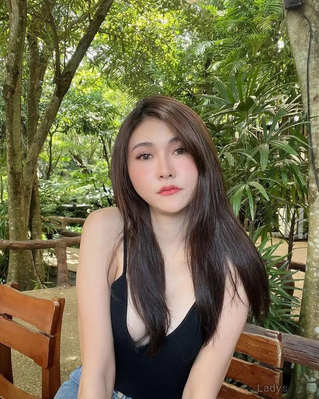 Silvi, 24 years brunette escorts in Jakarta, height 167 sm, Weight kg