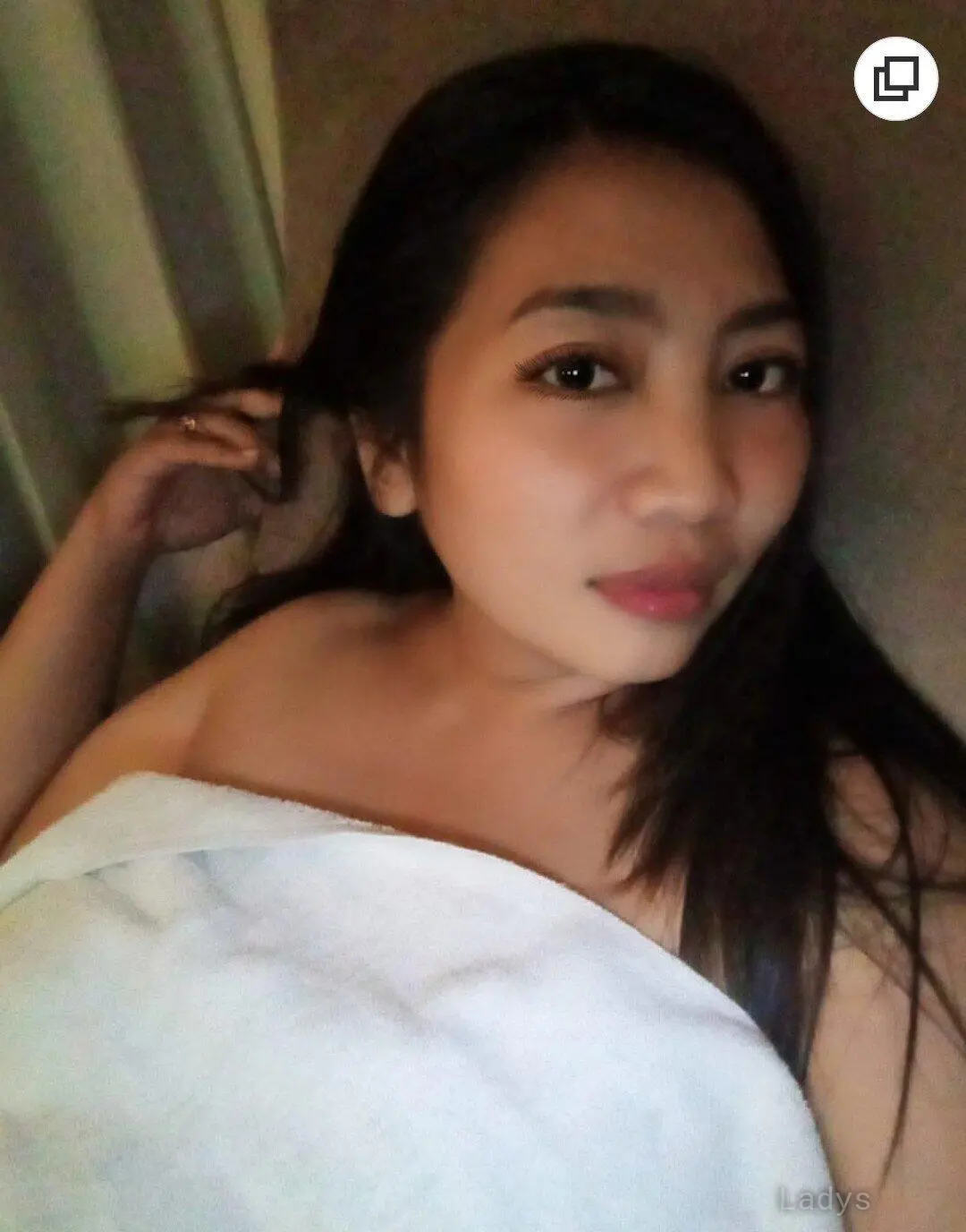 Tina, 28 years brunette escorts in Jakarta, height 155 sm, Weight kg