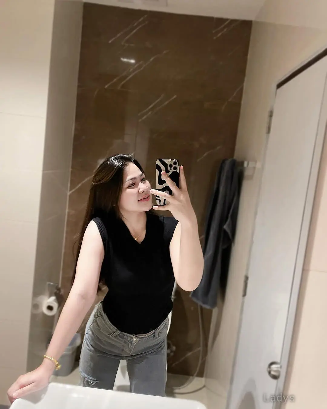 Vania,  years brunette escorts in Jakarta, height  sm, Weight  kg
