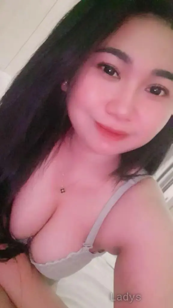 Vania Linn, 23 years brunette escorts in Jakarta, height 162 sm, Weight  kg