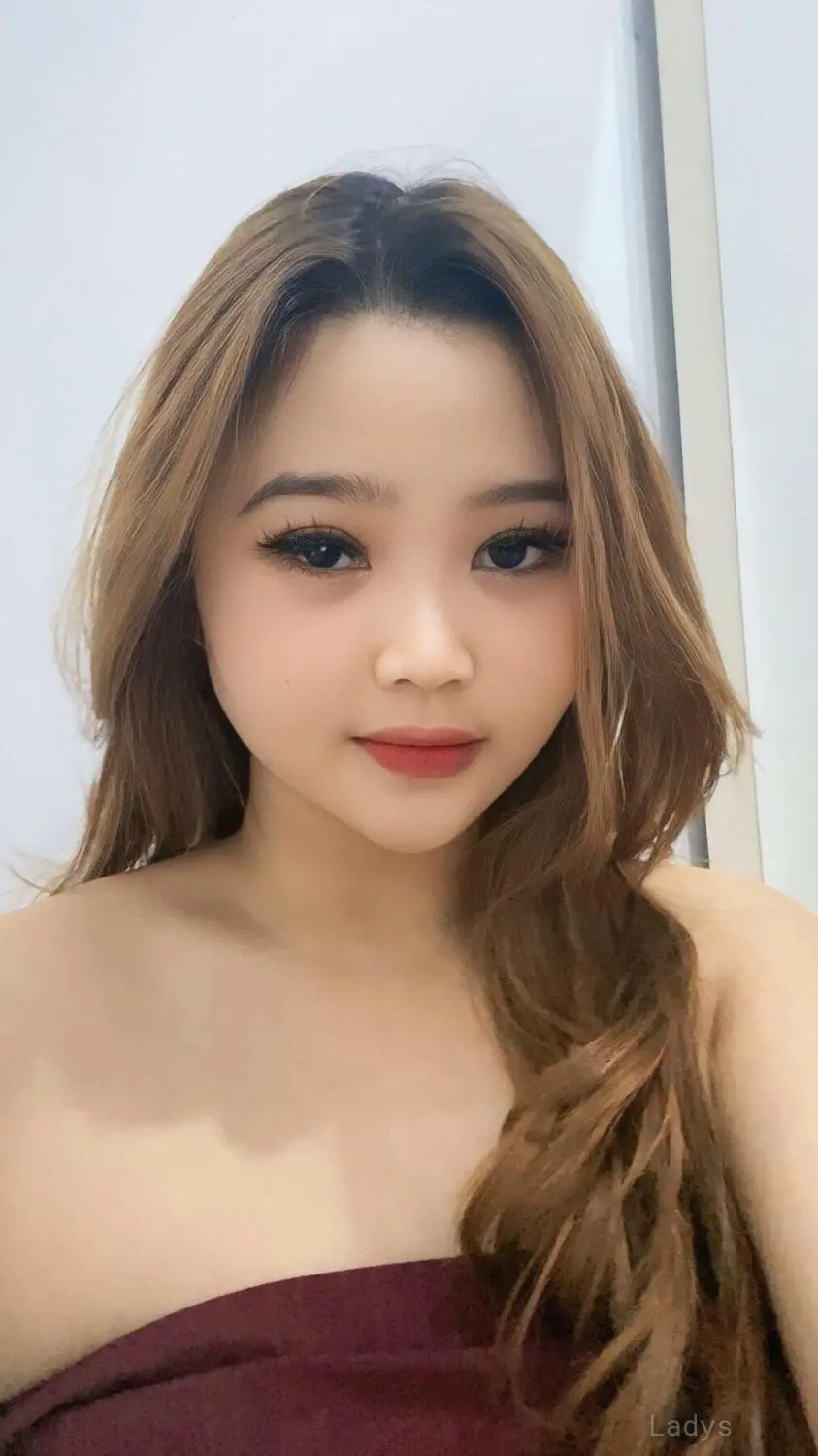 Velorina, 21 years brunette escorts in Jakarta, height 163 sm, Weight  kg