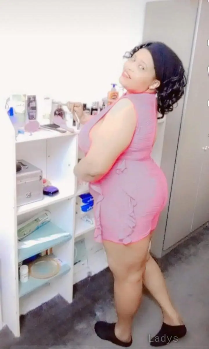 Bella, 29 years brunette escorts in Jeddah, height 124 sm, Weight  kg
