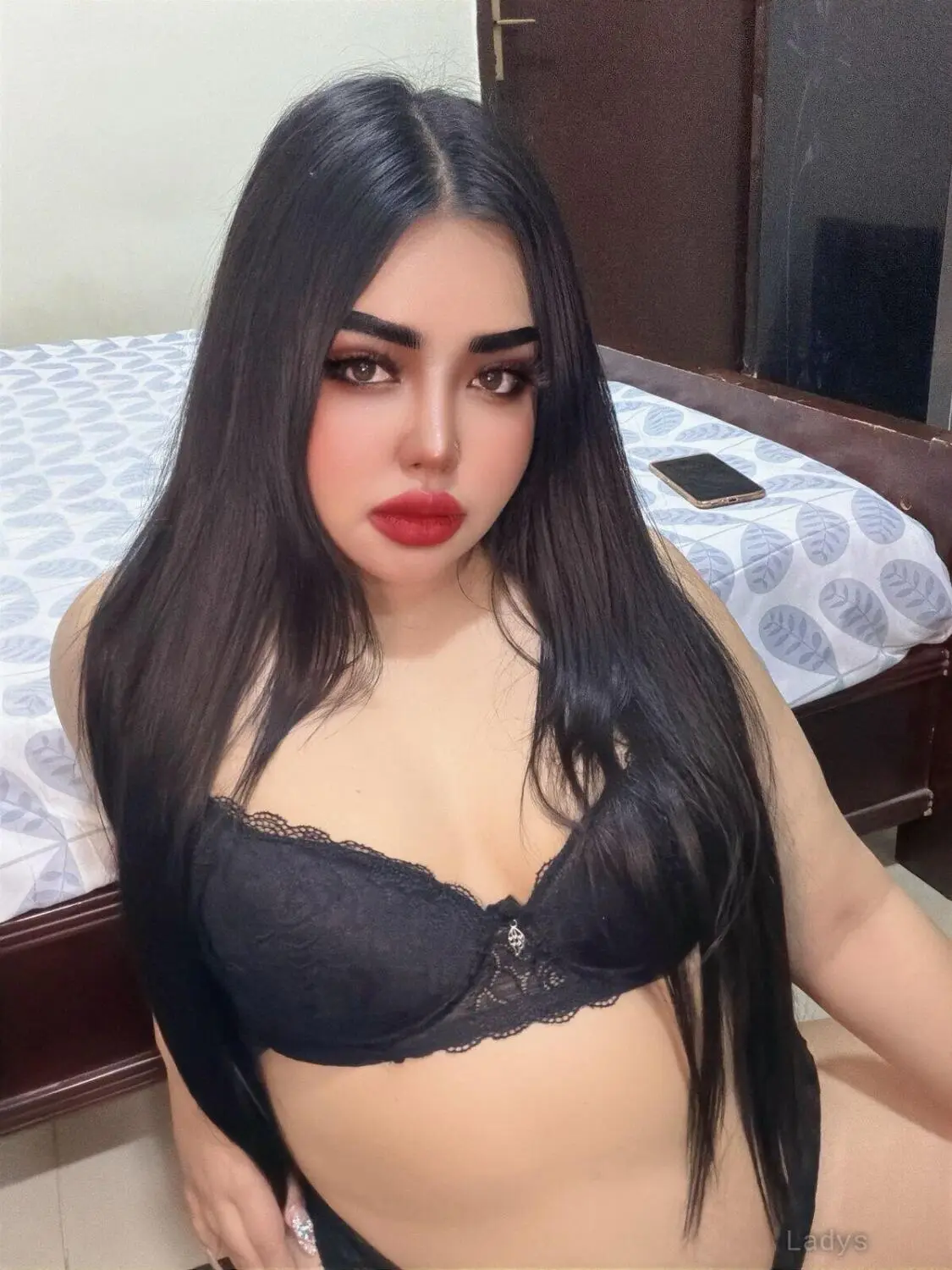 Dara, 28 years brunette escorts in Jeddah, height 163 sm, Weight  kg