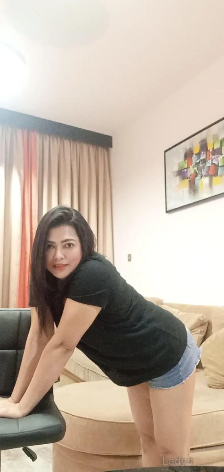 Irin, 27 years brunette escorts in Jeddah, height 160 sm, Weight  kg