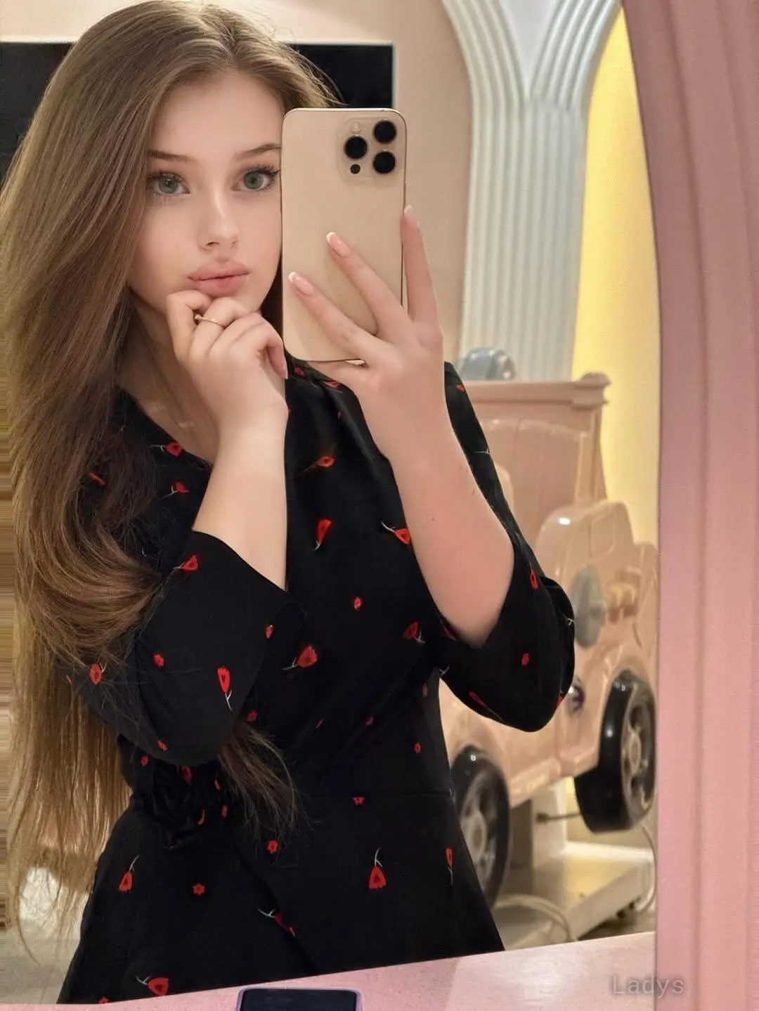 Kara, 22 years brunette escorts in Jeddah, height 167 sm, Weight kg