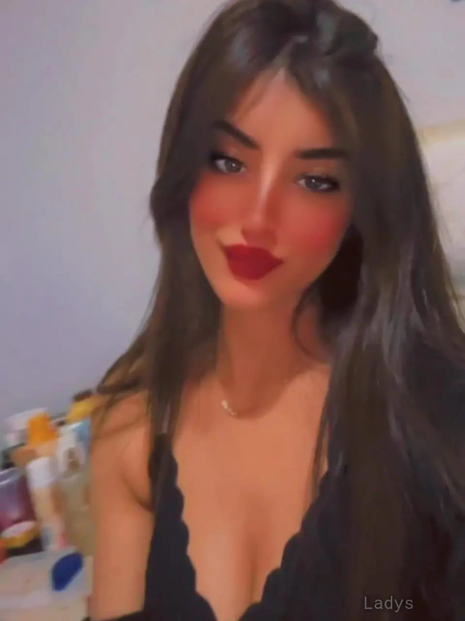 Lina, 24 years brunette escorts in Jeddah, height 175 sm, Weight  kg
