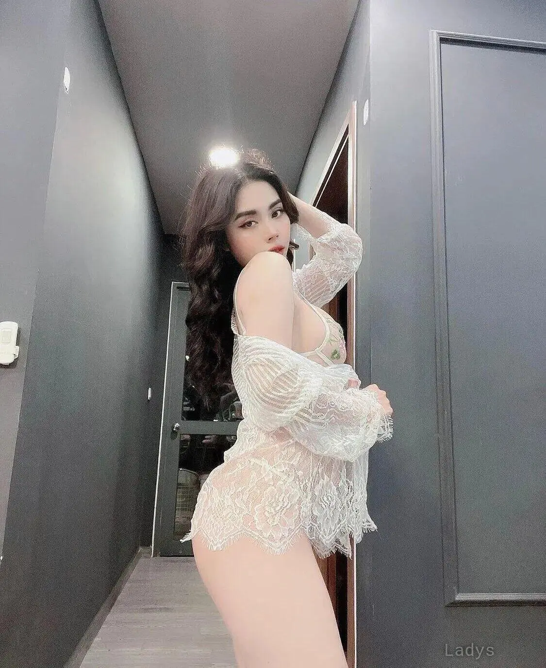 Lina, 24 years brunette escorts in Jeddah, height 166 sm, Weight  kg