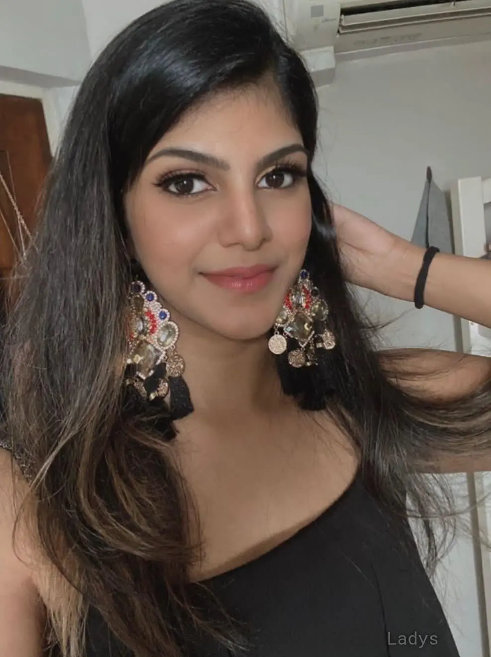Zain, 25 years brunette escorts in Jeddah, height 167 sm, Weight  kg