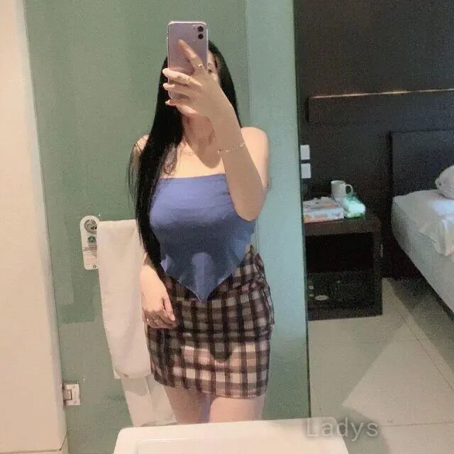 Defiie, 25 years brunette escorts in Johor Bahru, height 158 sm, Weight kg