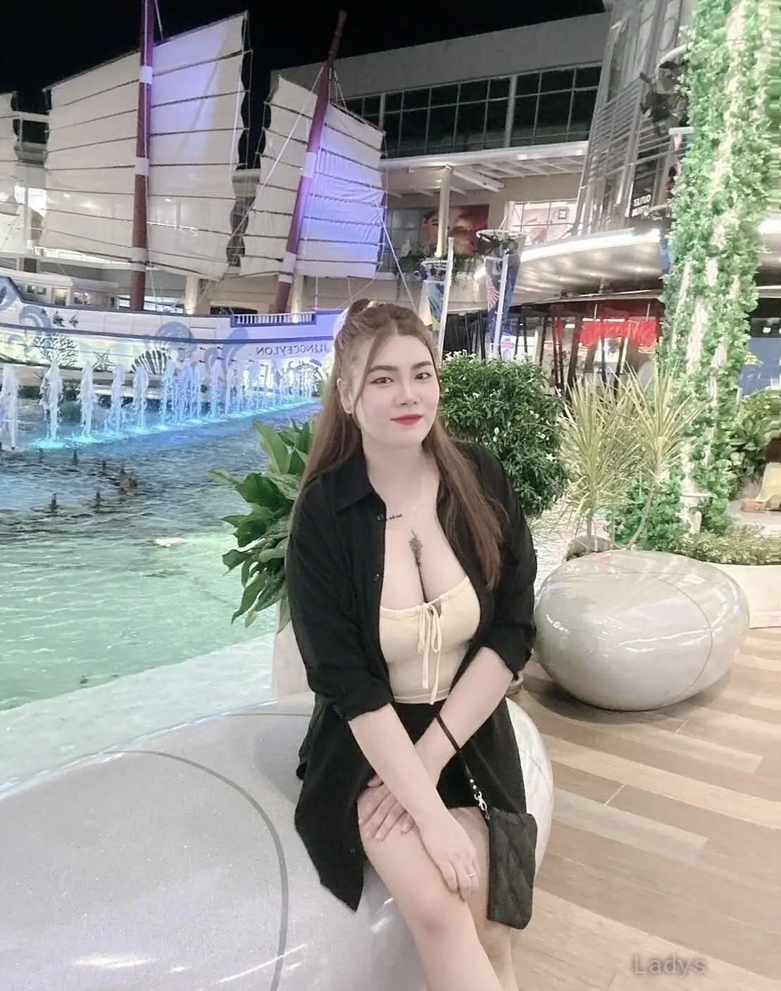 Nina, 28 years brunette escorts in Jubail, height  sm, Weight  kg