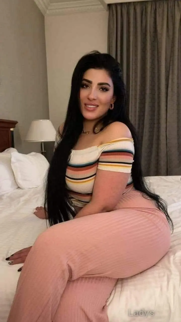 Lissa, 22 years brunette escorts in Juffair, height 162 sm, Weight kg
