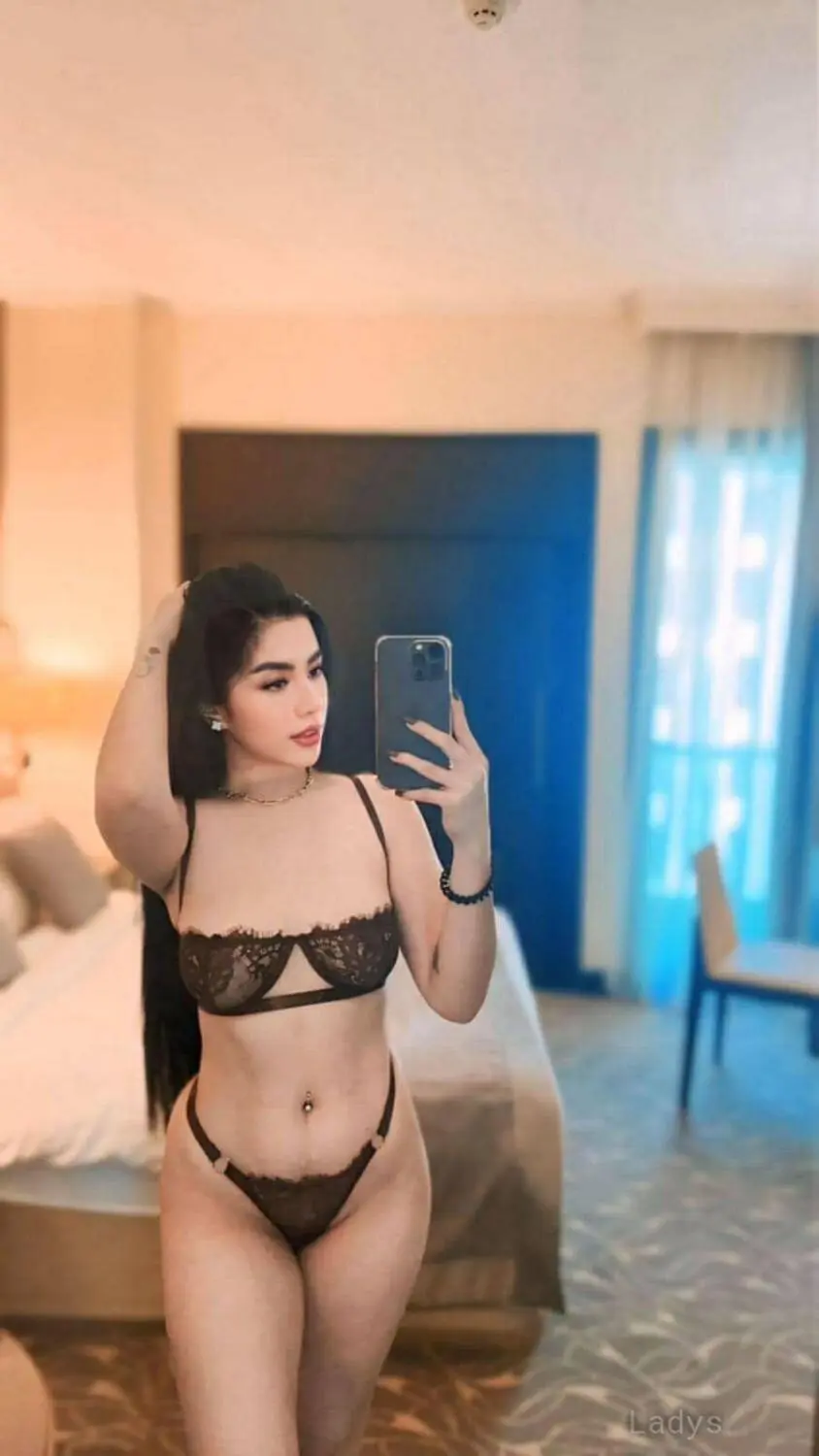 Salena, 26 years brunette escorts in Juffair, height 168 sm, Weight kg