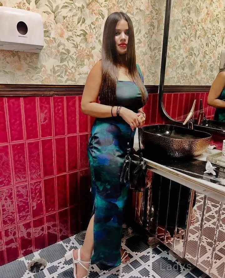 Fiona, 21 years brunette escorts in Kalyan Dombivli, height 154 sm, Weight  kg