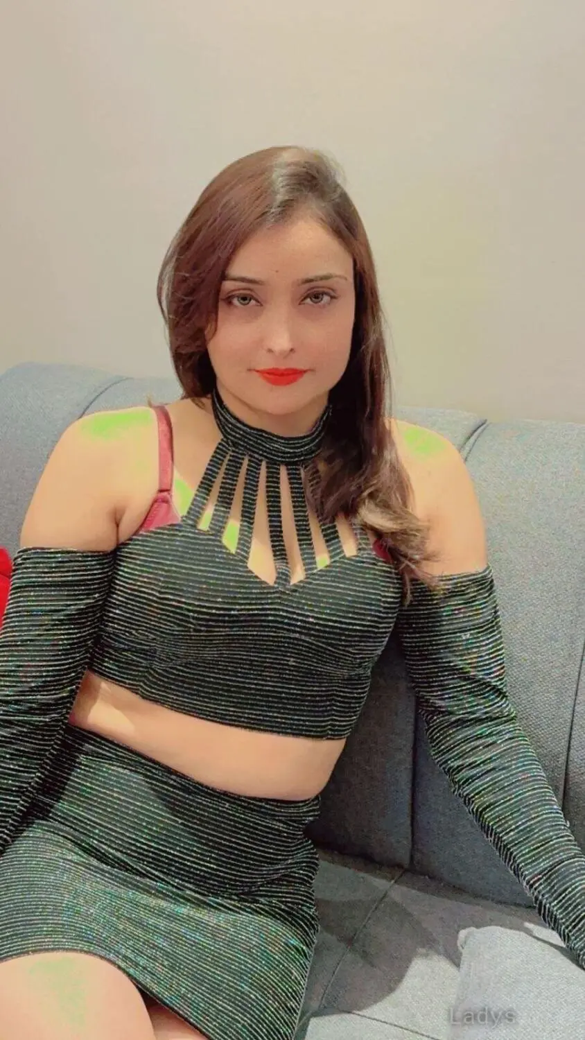 Rijah, 23 years brunette escorts in Karachi, height 154 sm, Weight  kg