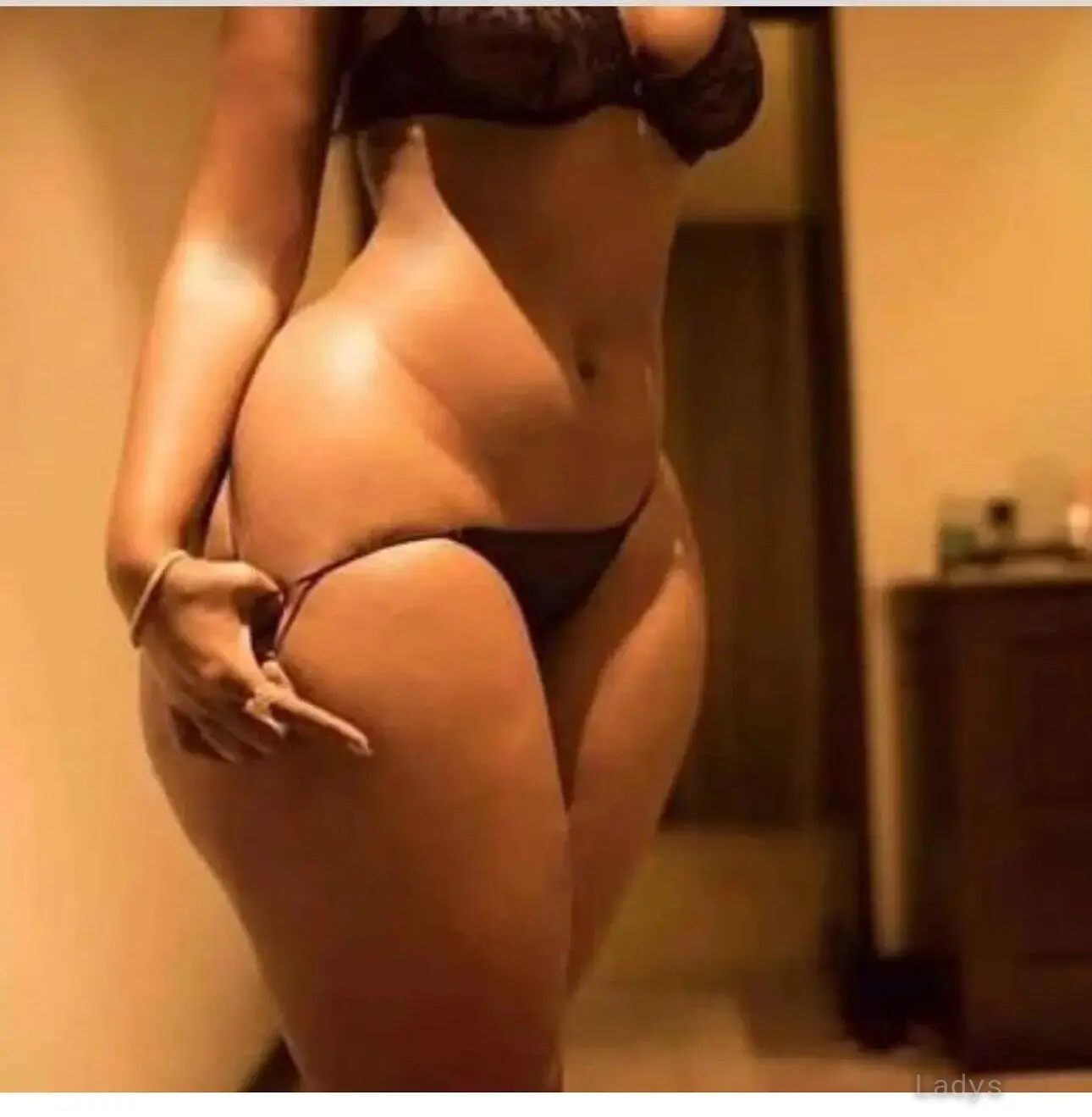 Nina, 27 years brunette escorts in Ko Samui, height 166 sm, Weight  kg