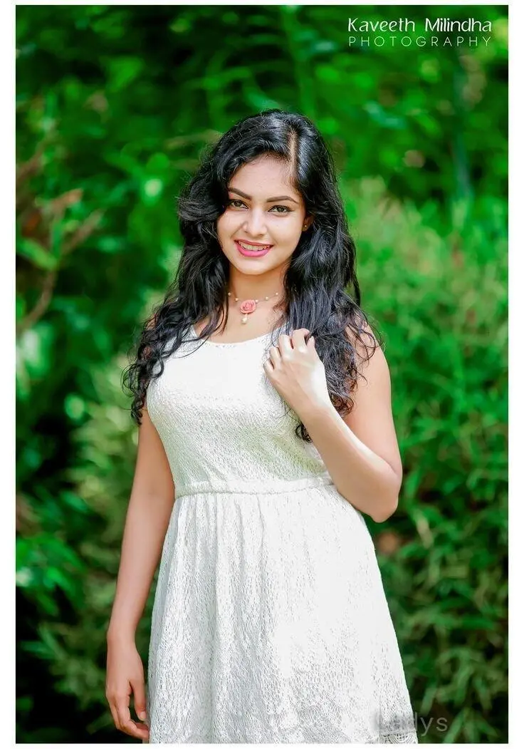 Diviya,  years brunette escorts in Kochi, height  sm, Weight  kg