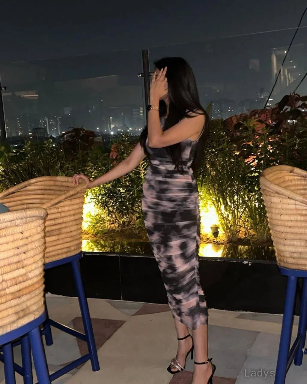 Lora, 23 years brunette escorts in Kochi, height 154 sm, Weight kg