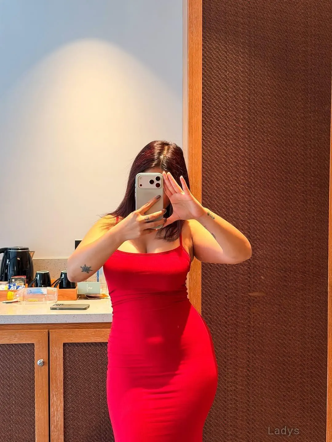Nandini, 21 years brunette escorts in Kochi, height 150 sm, Weight  kg