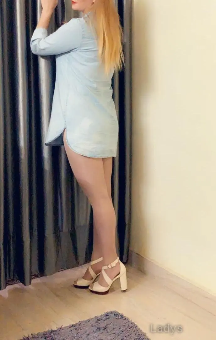 Kriti, 33 years brunette escorts in Kolkata, height 154 sm, Weight kg