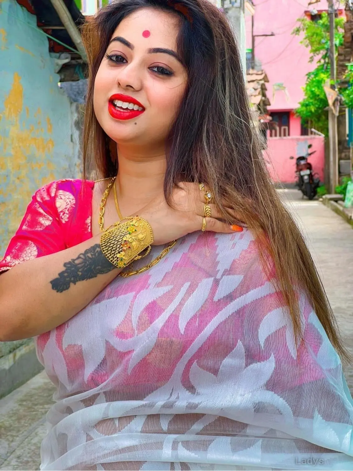 Mahi, 23 years brunette escorts in Kolkata, height 152 sm, Weight  kg