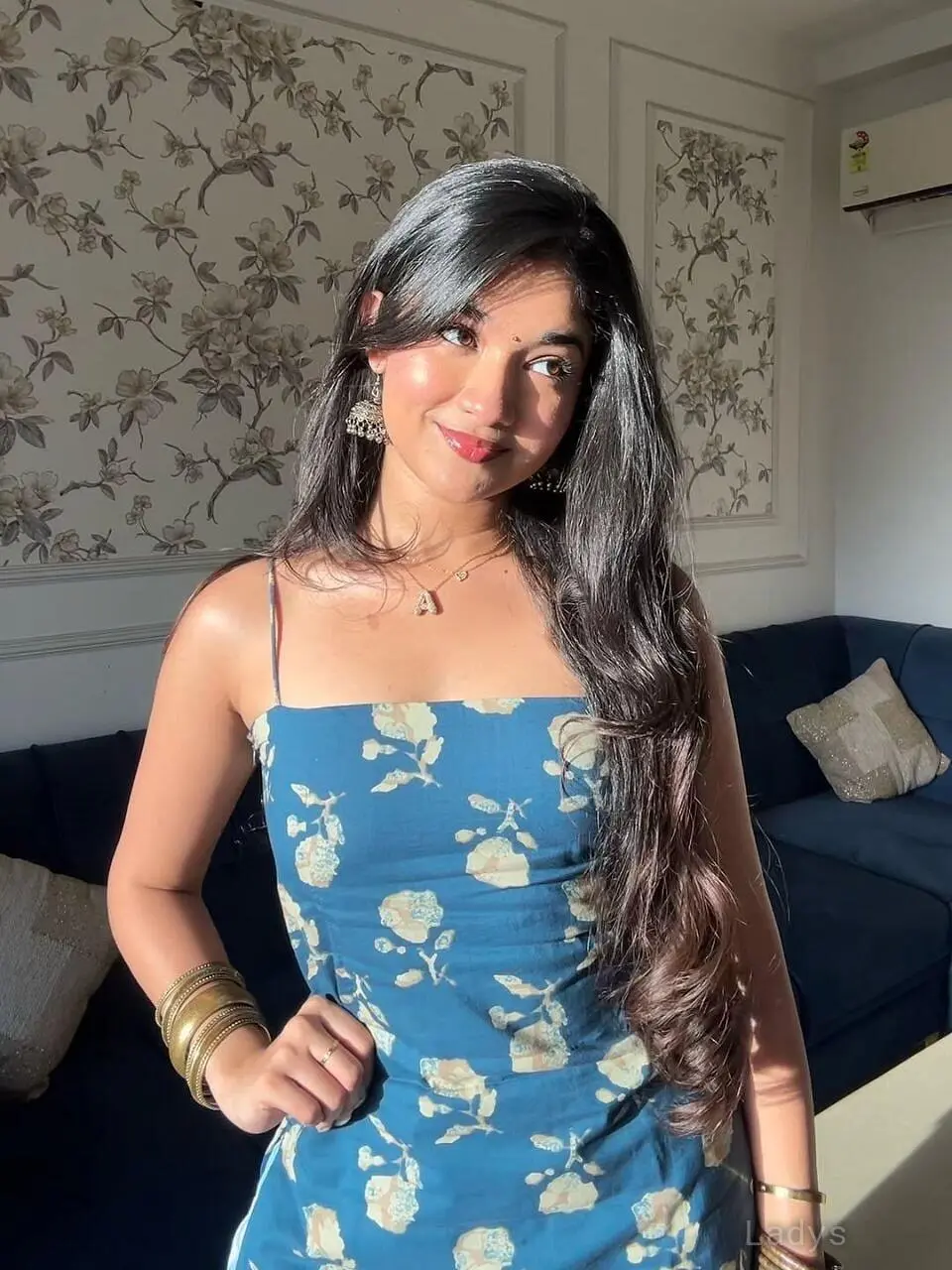 Prakhya, 23 years brunette escorts in Kolkata, height 154 sm, Weight  kg
